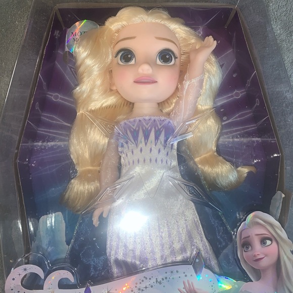 Disney Frozen II Magic in Motion Elsa Doll Sings Show Yourself New - Picture 4 of 10